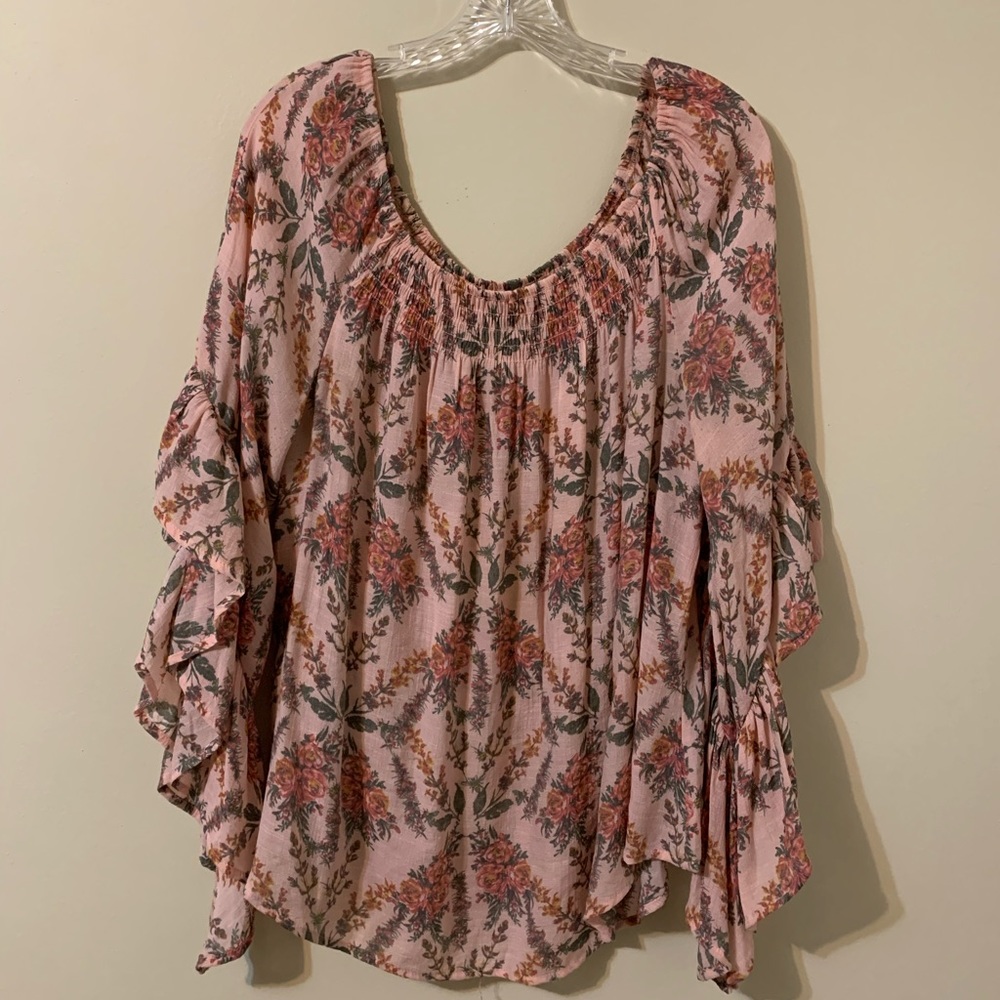UNIQUE SPECTRUM Floral Top size 1X